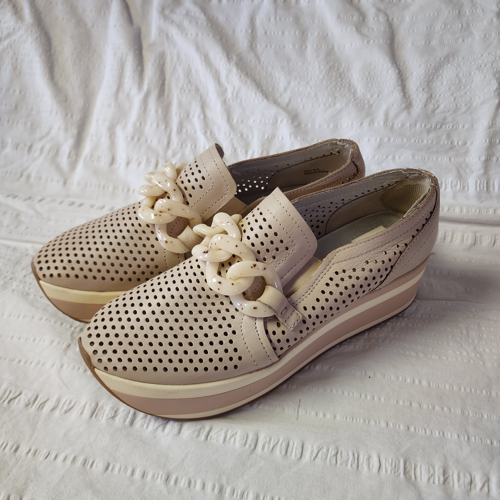 Womens Size 8.5  Cream Perforated Women's Shoes